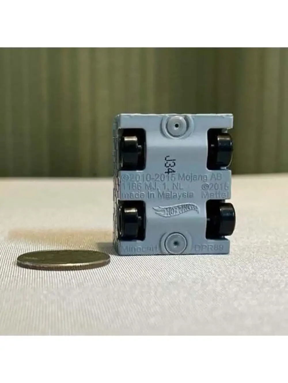 Hot Wheels 1:64 Minecraft Minecart